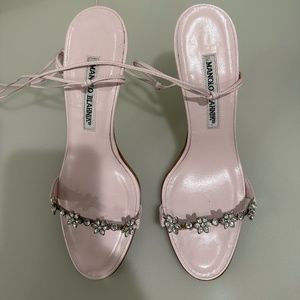 MANOLO BLAHNIK Embellished Sandals Pink